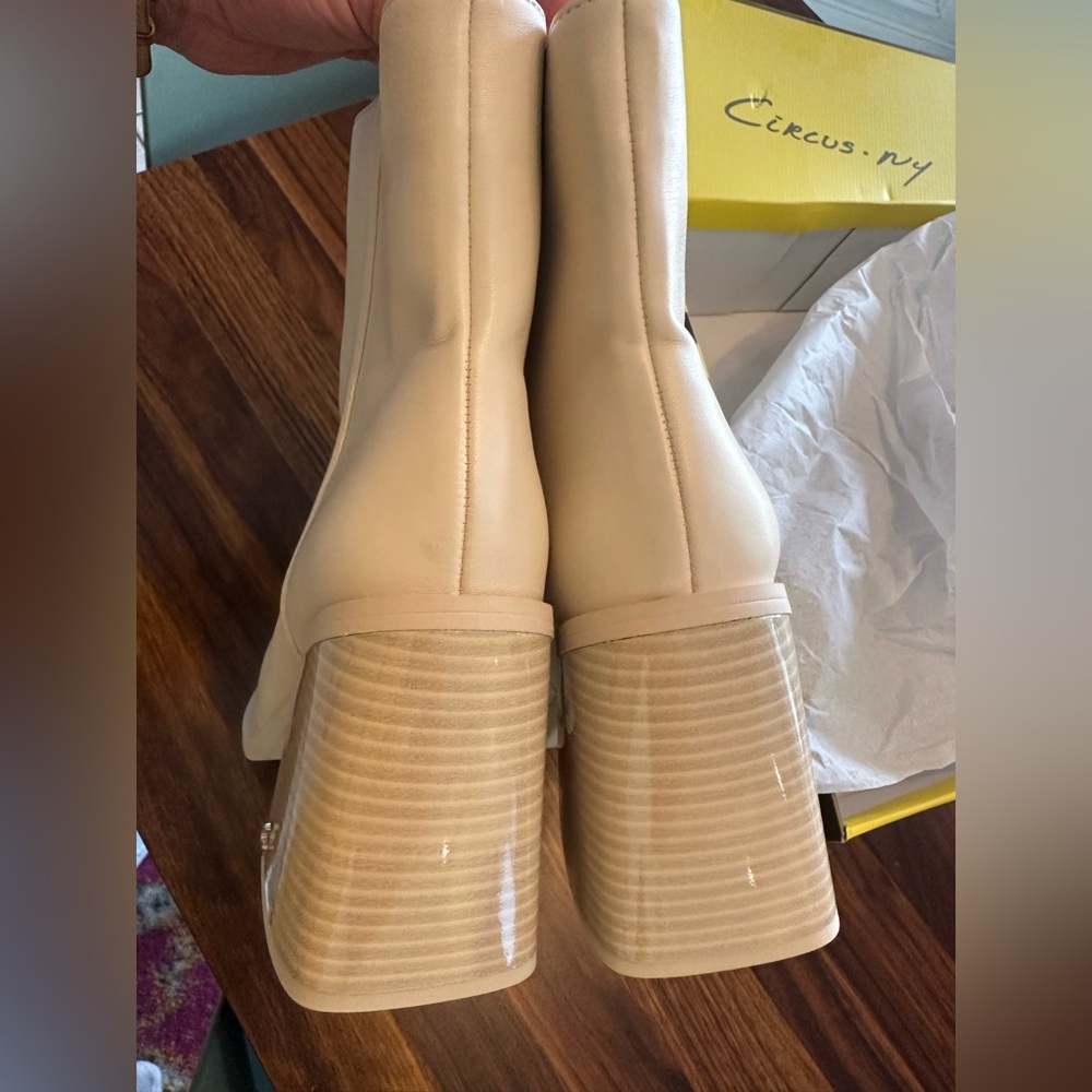 Circus By Sam Edelman Layla Modern Ivory Square Toe Stacked Heel Boots 9.5 - Picture 6 of 9